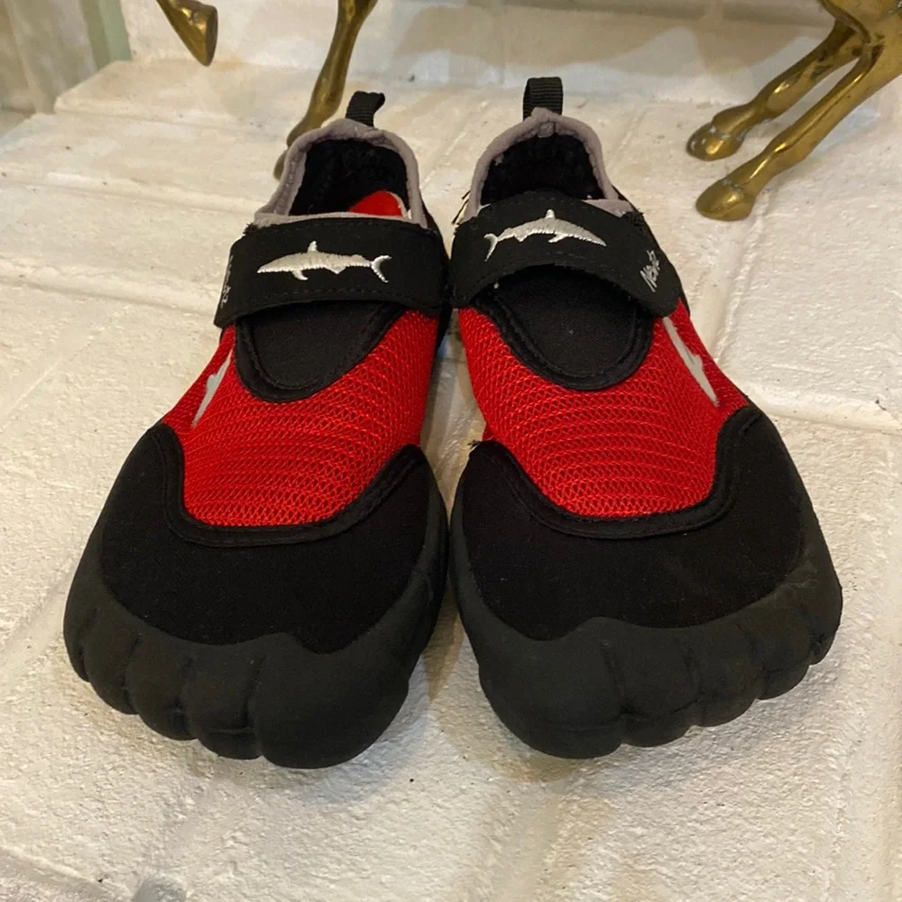 Newts water, shoes